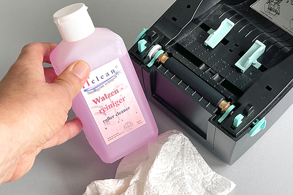 YouTube video tutorial on the correct use of eXtra4 roller cleaner for thermal transfer printers